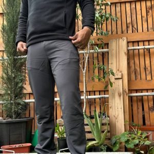 Pantalón térmico impermeable fabricado en tela Waterproof Breathable Fabric Microporous Coating Polar Vent, ideal para mantener el calor y proteger contra la humedad.