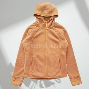 Saco polar térmico de alta calidad, diseñado para mantener el calor corporal en climas fríos. Ligero, transpirable y de secado rápido, con ajuste ergonómico, bolsillos funcionales y cierre completo. Ideal para senderismo, camping y uso diario.