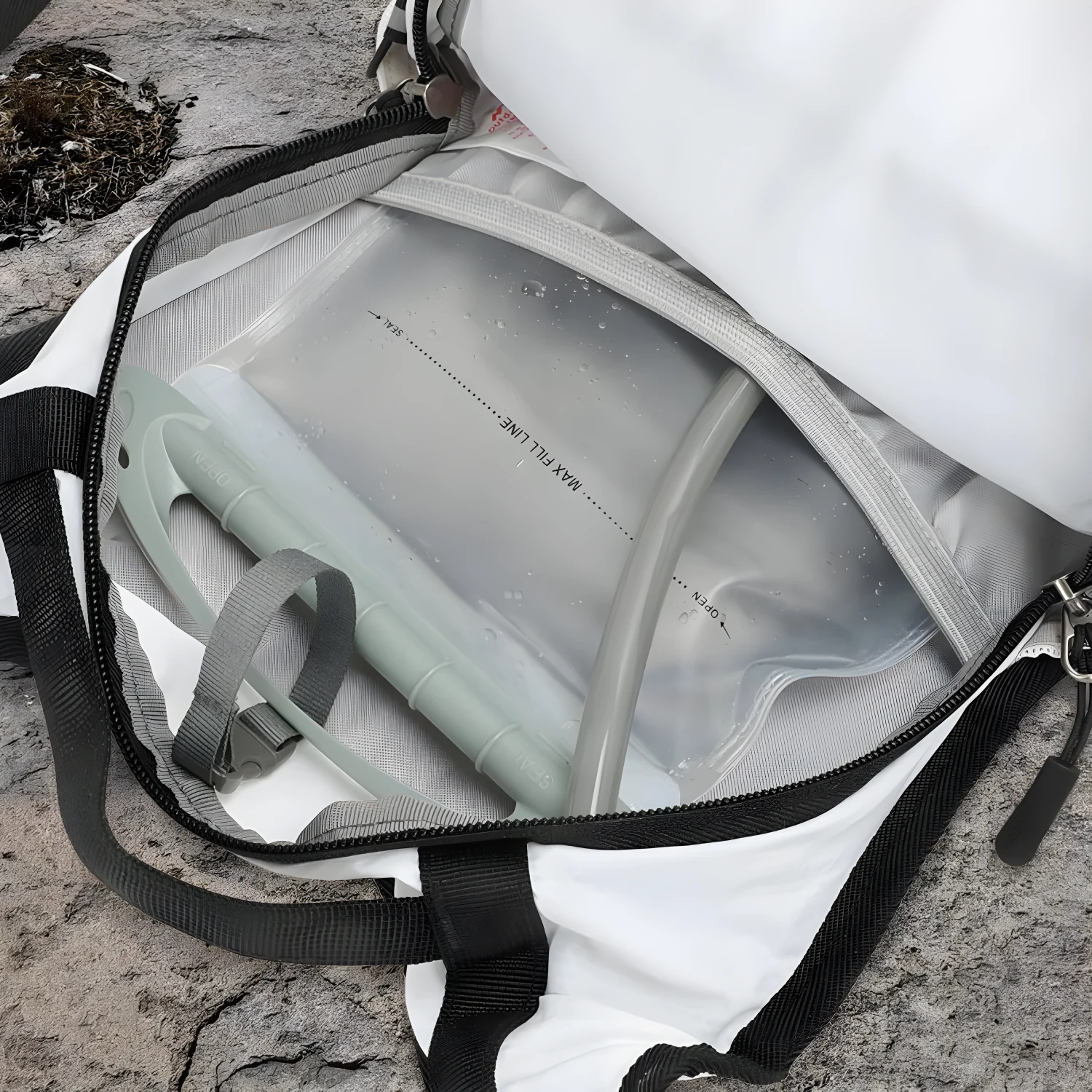 Funda de hidratación Outdoor INOXTO de 1.5 litros - Imagen 3