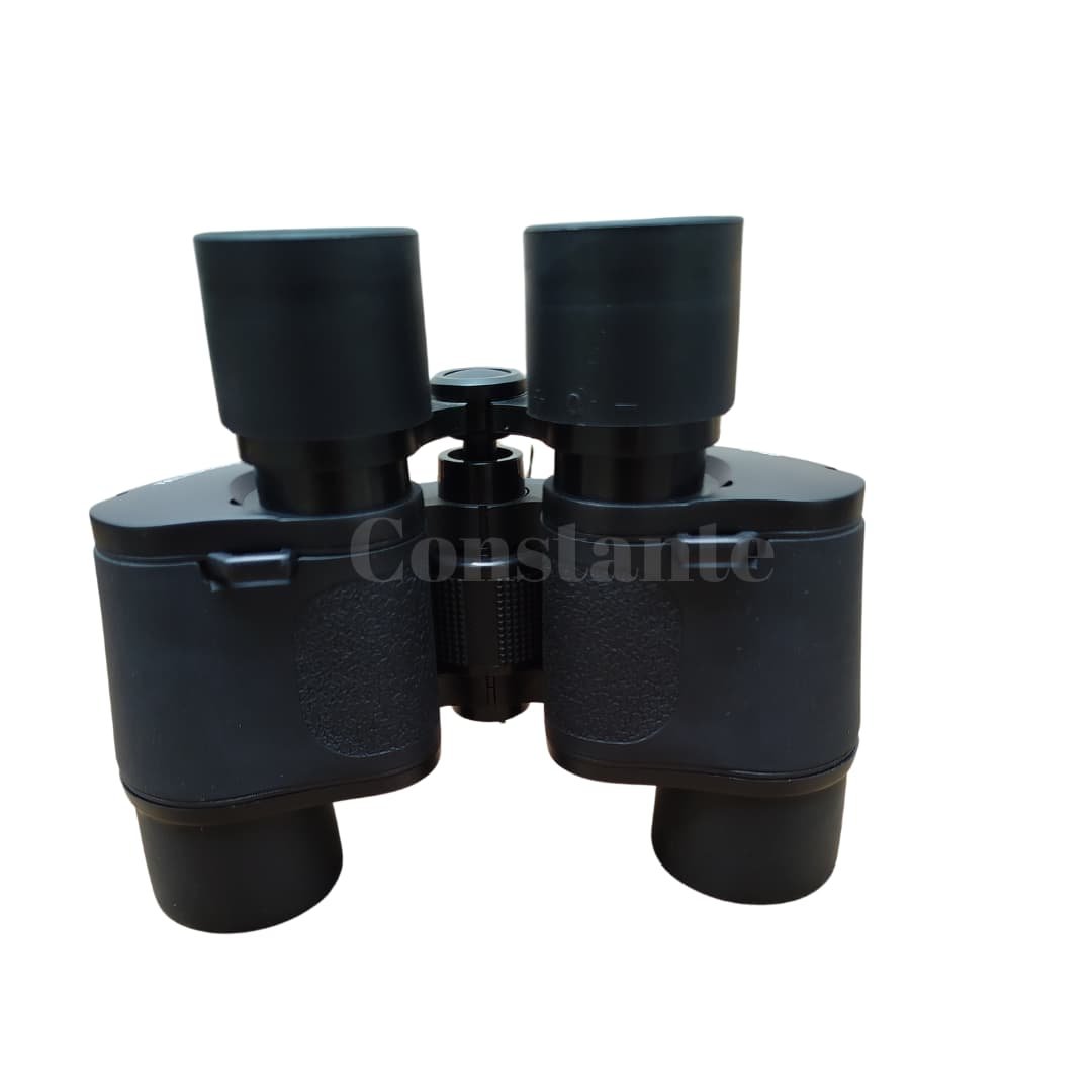 Binoculares 8x40, ideales para observación de la naturaleza, senderismo y actividades al aire libre. Aumento de 8x y objetivo de 40mm para una imagen clara y brillante. Diseño ergonómico y resistente, con recubrimiento de goma antideslizante para un mejor agarre. Incluye correa ajustable y estuche protector.