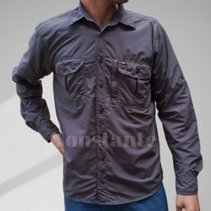 Camisa safari de secado rápido con tela transpirable y protección UV, ideal para actividades al aire libre.